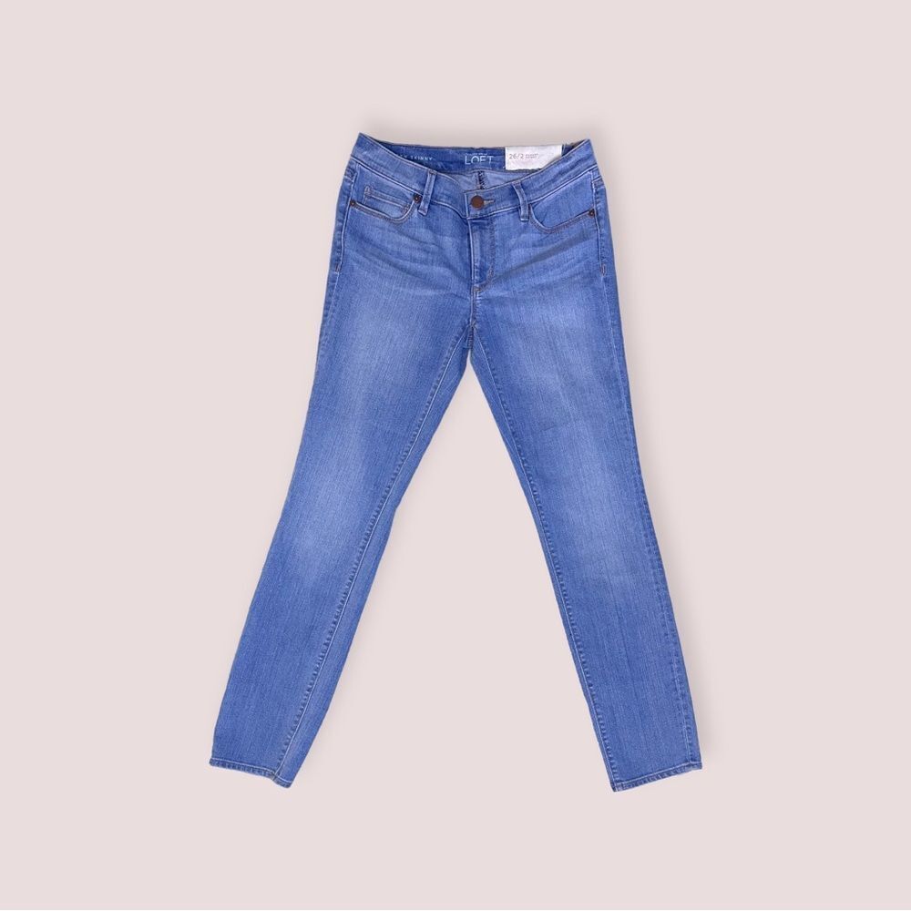 Ann Taylor Loft the modern skinny low rise in Light wash - Size 26